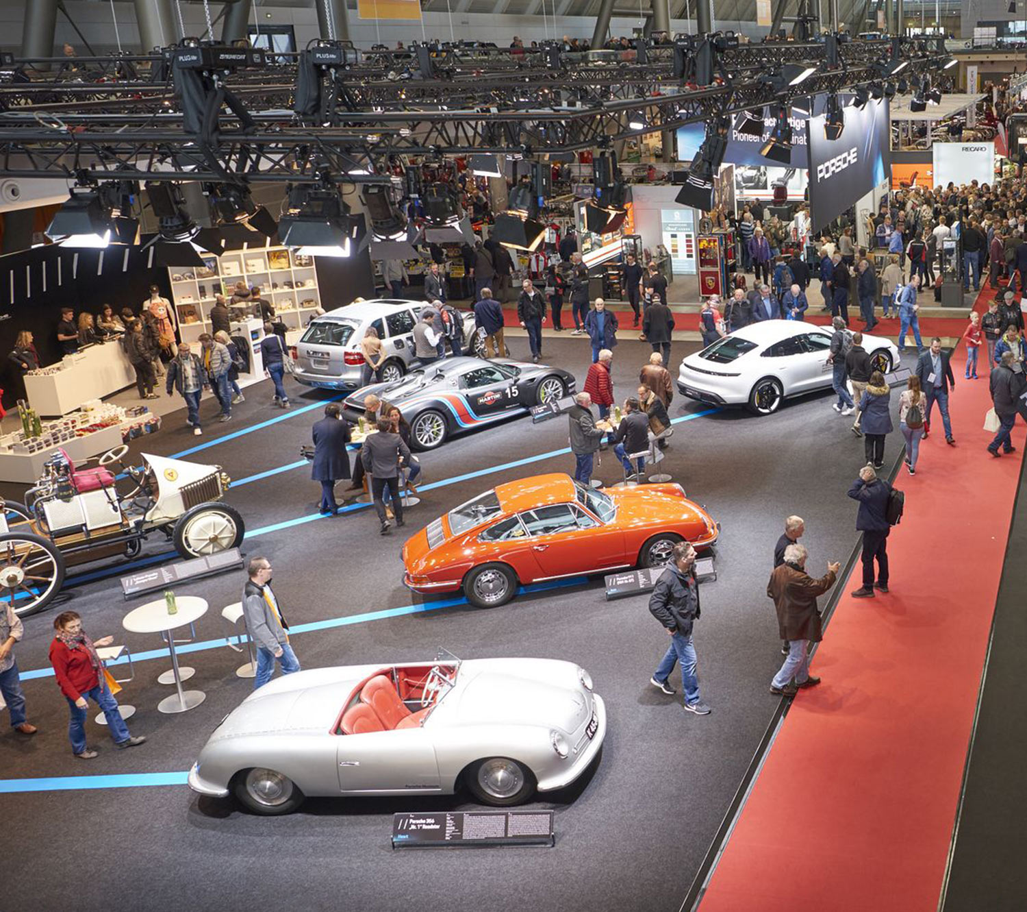 AvD Pressemeldung - Der AvD präsentiert sich auf der Retro Classics in Stuttgart AvD Pressemeldung - Der AvD präsentiert sich auf der Retro Classics in Stuttgart