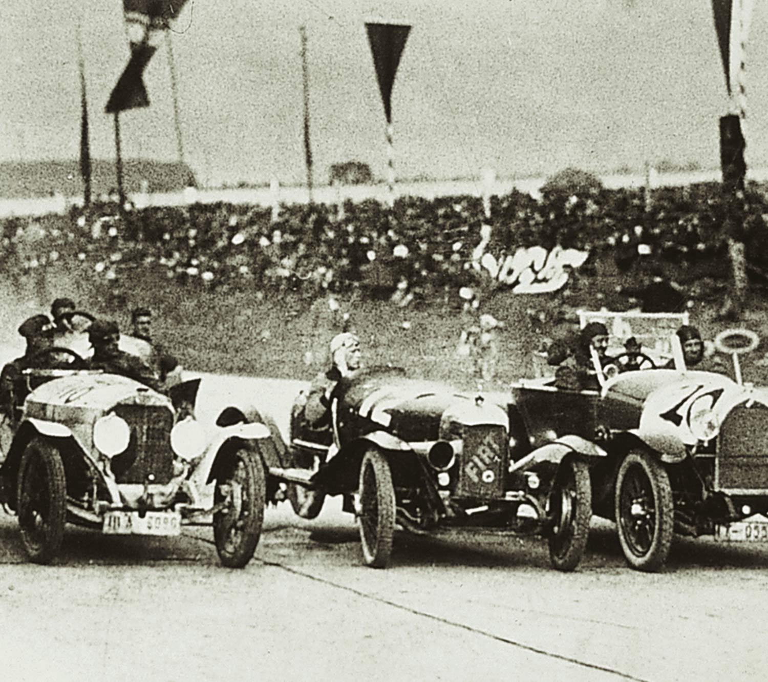 AvD Pressemeldung - AvD feiert 100 Jahre AVUS in Berlin AvD Pressemeldung - AvD feiert 100 Jahre AVUS in Berlin