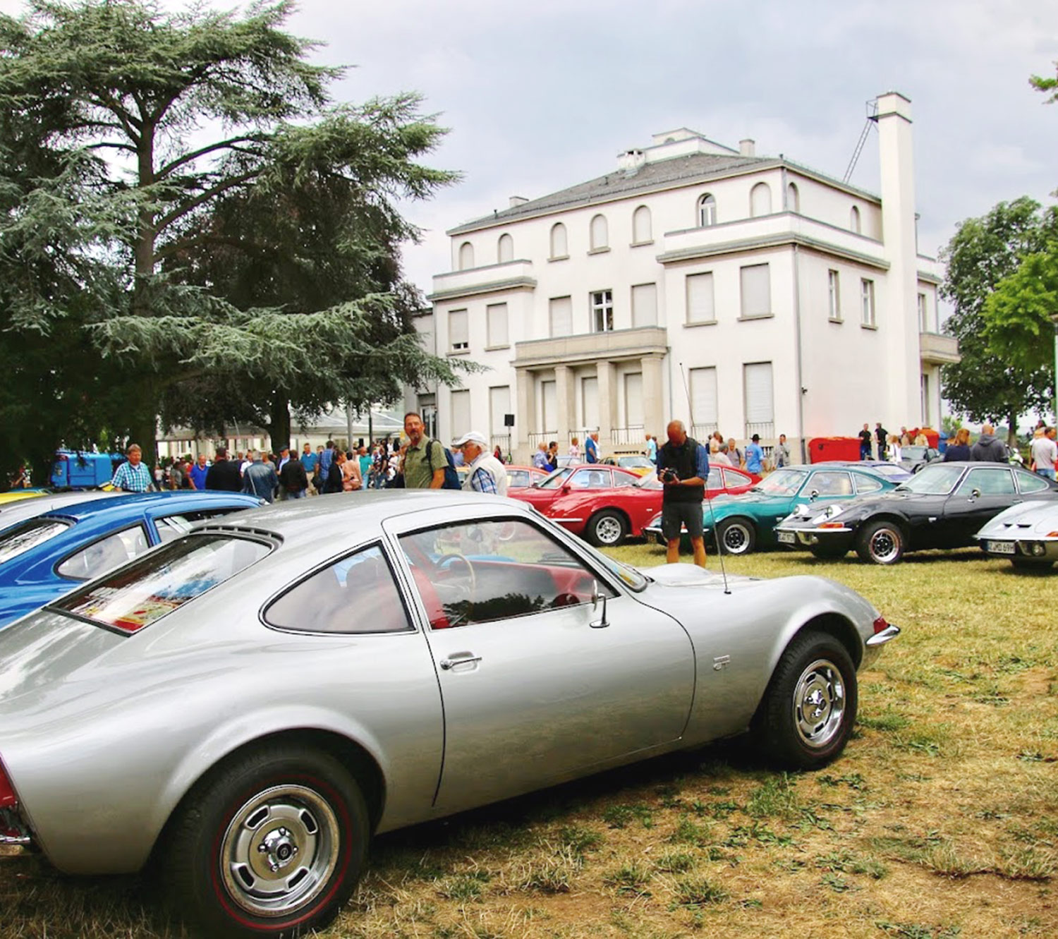 AvD Pressemeldung - Vorgeschobener Naturschutz verhindert Oldtimer-Treffen an den Rüsselsheimer Opel-Villen AvD Pressemeldung - Vorgeschobener Naturschutz verhindert Oldtimer-Treffen an den Rüsselsheimer Opel-Villen