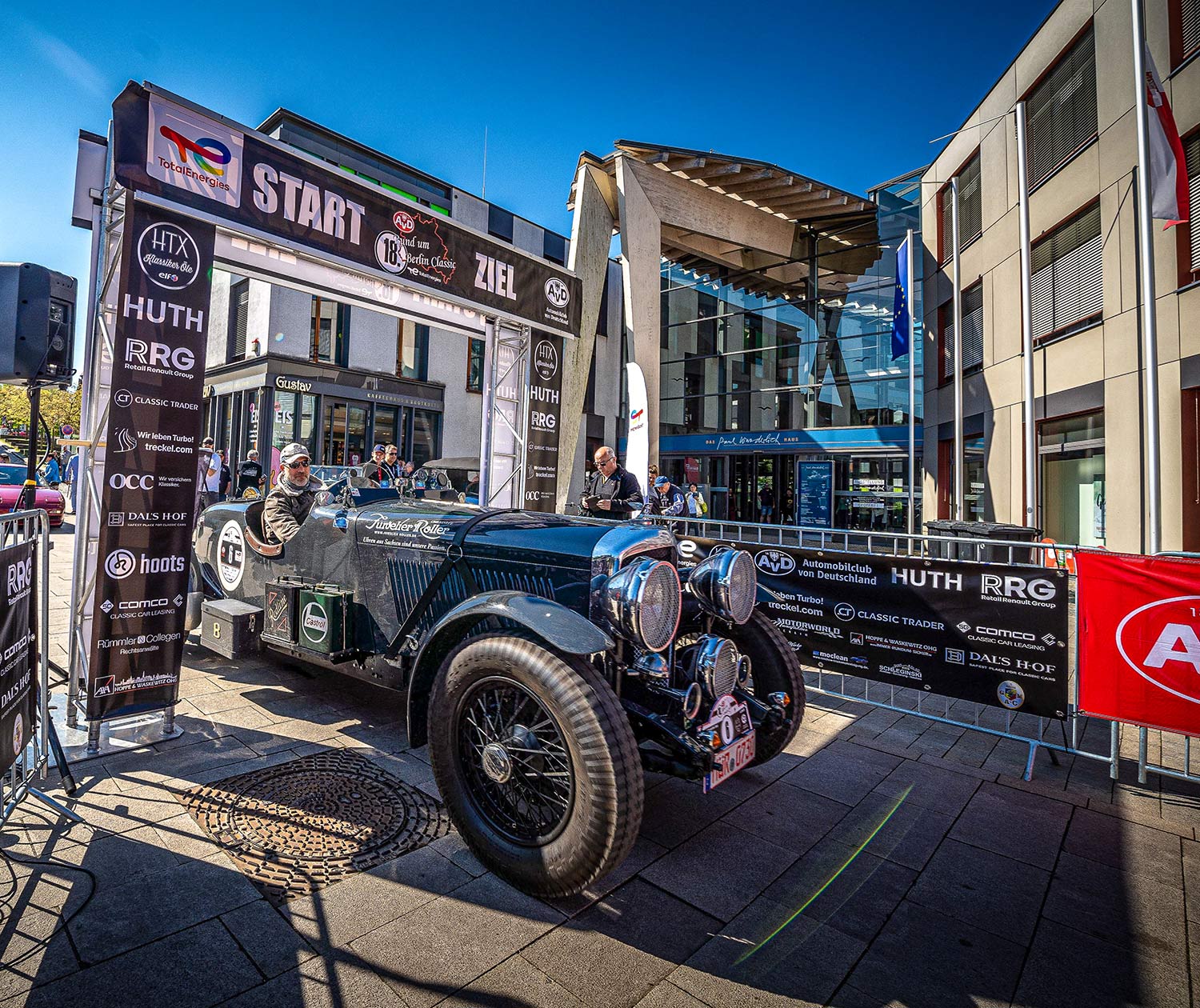 AvD Pressmeldung - Oldtimer bei der Rund um Berlin Classic AvD Pressmeldung - Oldtimer bei der Rund um Berlin Classic