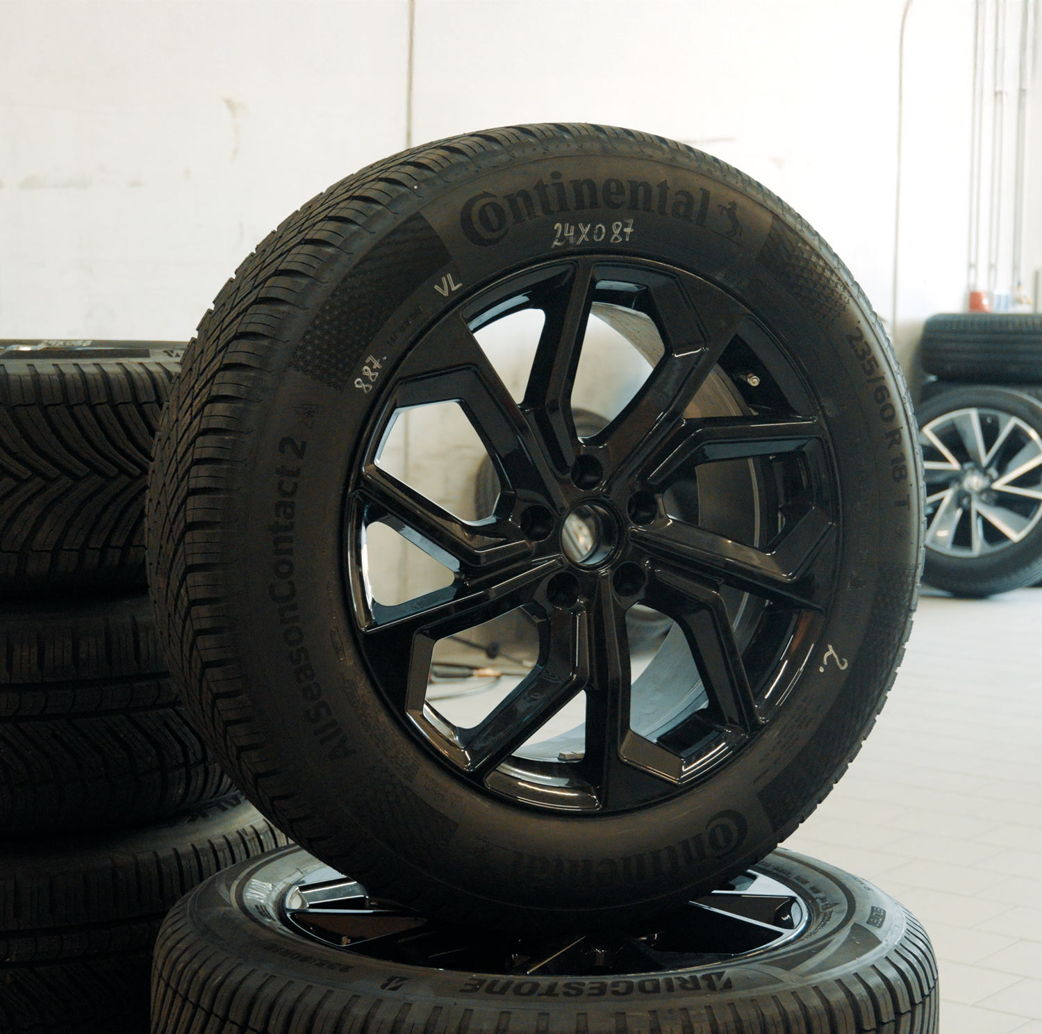 AvD Reifentest - Ganzjahresreifen Continental AllSeasonContact 2 235/60 R18 AvD Reifentest - Ganzjahresreifen Continental AllSeasonContact 2 235/60 R18