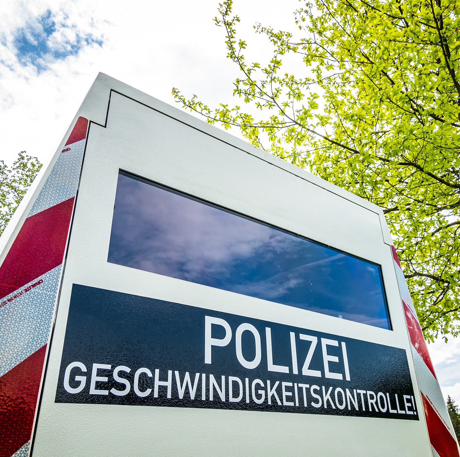 Geschwindigkeitsmessung durch die Polizei Geschwindigkeitsmessung durch die Polizei