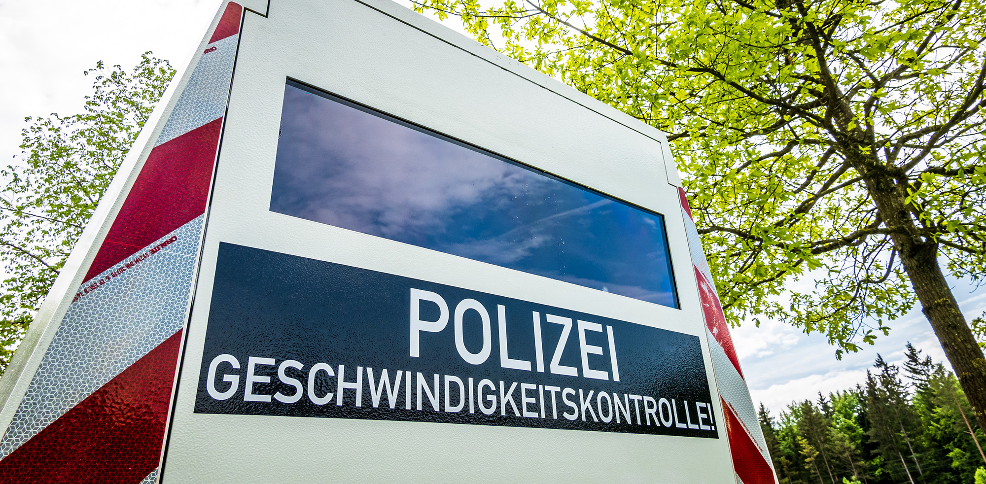 Geschwindigkeitsmessung durch die Polizei Geschwindigkeitsmessung durch die Polizei