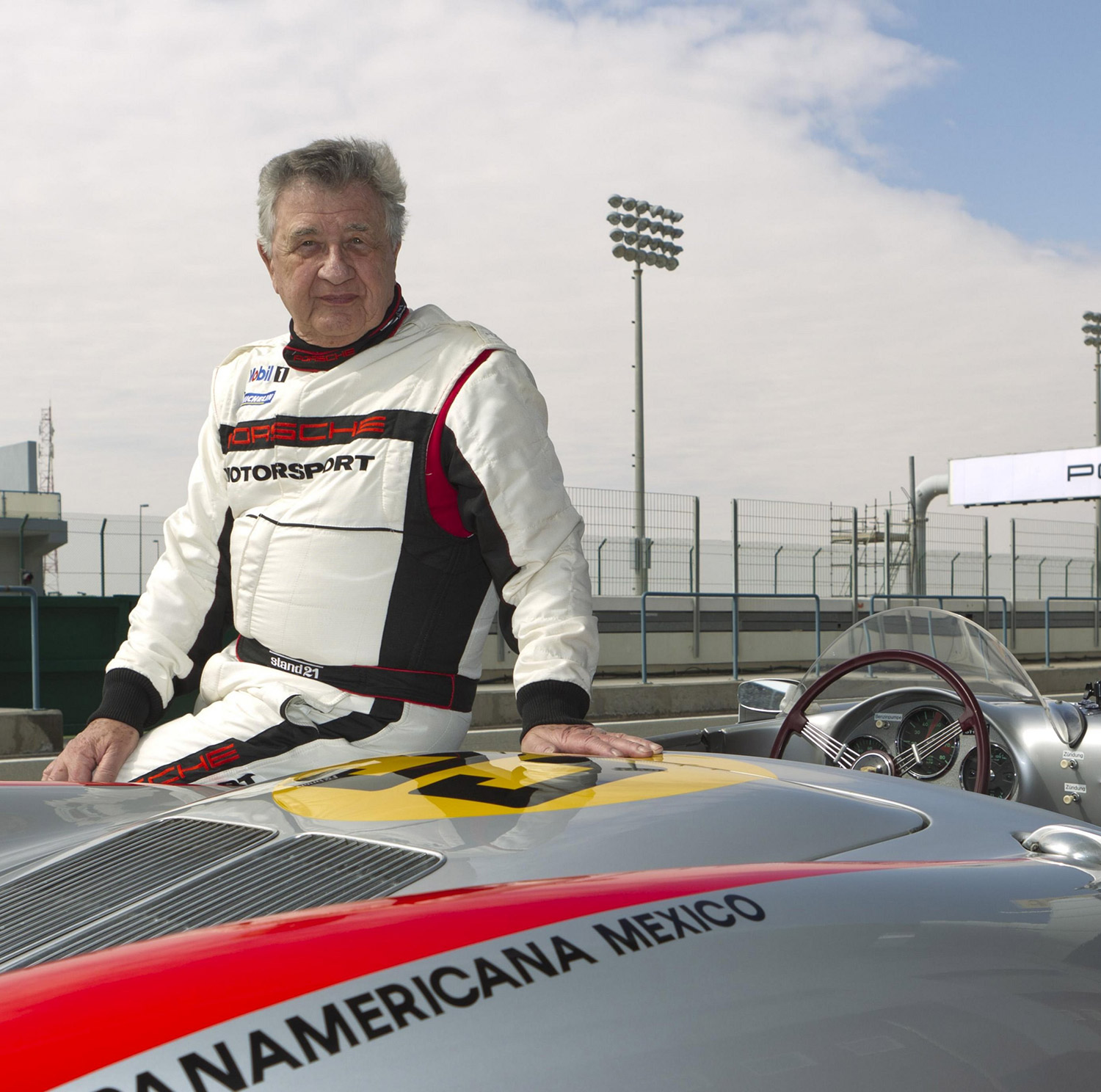 AvD Pressemeldung - Hans Herrmann Ehrenmitglieder des Württembergischen Automobil-Club verstorben