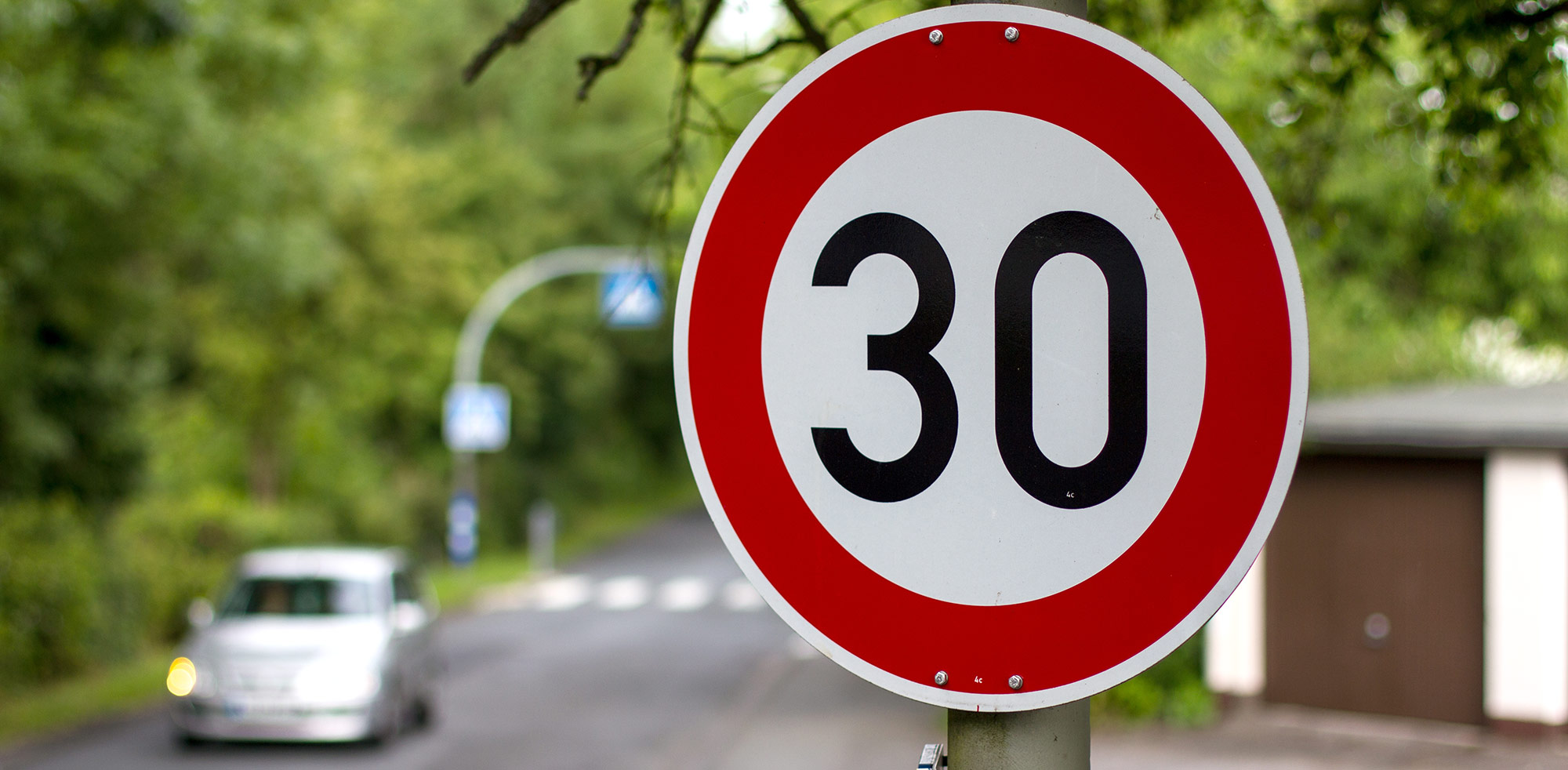 AvD Pressemeldung  - Verkehrssicherheit mit Augenmaß, statt pauschaler Tempolimits